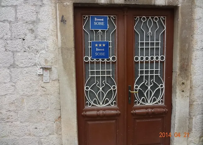 Mira Trogir
