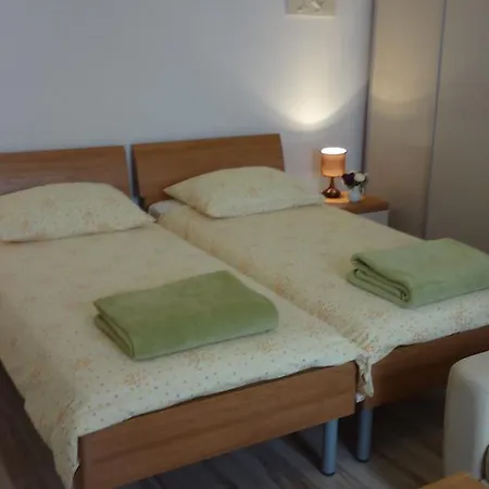 Homestay Mira