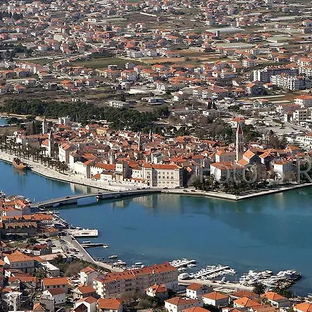 Mira Ostanak kod kuće *